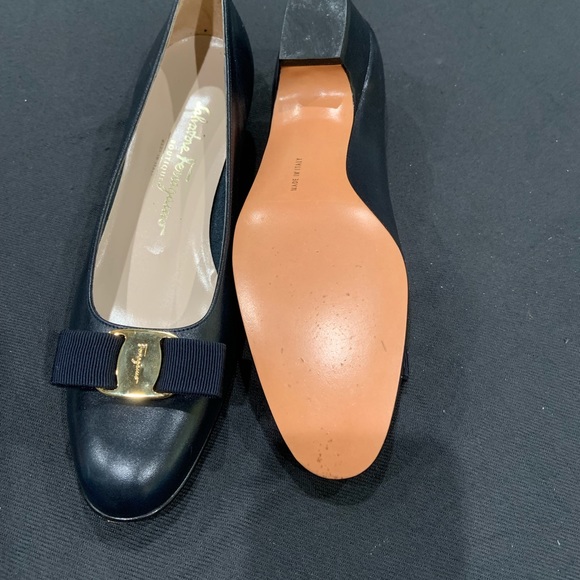 Salvatore Ferragamo shoe size 9 AA black - Picture 7 of 7